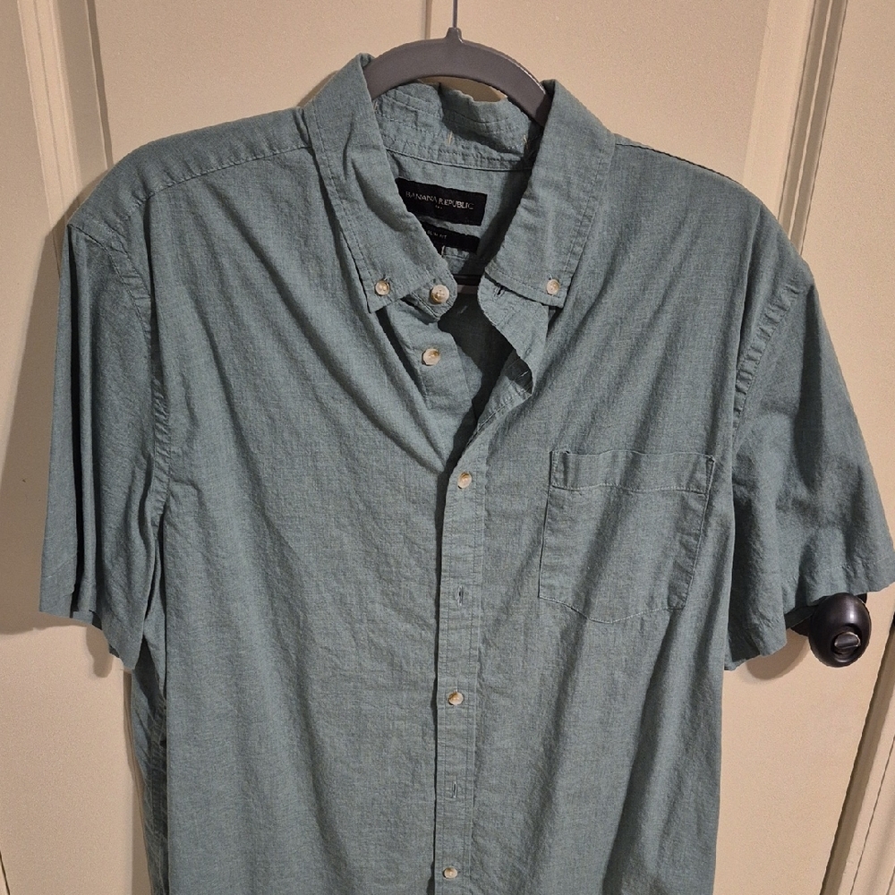 Banana Republic Casual Green Button-Down Shirt